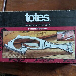 Totes Workshop Fishmaster, new $12.